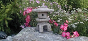 Lantern in Jizo garder